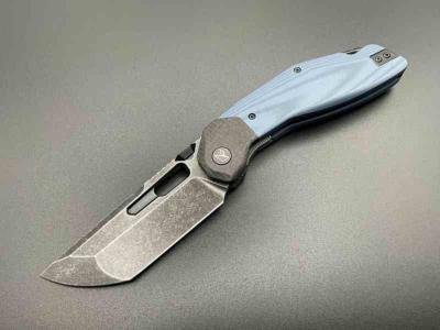 KETM062 Ketuo Yakuza Tanto - Couteau Pliant Linerlock Lame Acier 14C28N Black Manche G10 Bleu Mitres FCarbone - Livraison Gratuite