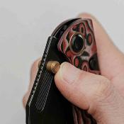 VOSA3905 Vosteed Naga – Couteau Lame Acier CPM S35VN Black Clip Point Manche Micarta Scarlet Void, Top Liner Lock – Livraison Gratuite