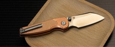 ATZ1871GCO Couteau ArtisanCutlery Cleo Copper Lame Acier CPM-S90V Manche Cuivre Pivot Roulement à Billes - Livraison Gratuite