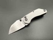 KETM090 Ketuo Rhapsody - Couteau Pliant Button Lock Lame Acier 14C28N Satin Wharncliffe Manche G10 Gris - Livraison Gratuite