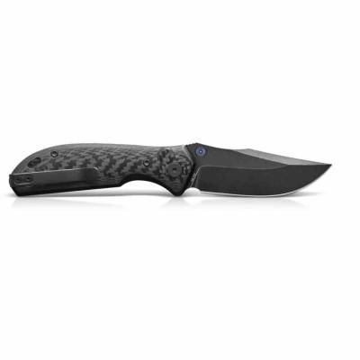 PFK19CDW Petrified Fish Guppy Couteau Lame Acier N690 Black Stonewash Manche Twill Carbon Fiber Button Lock Thumb Stud - Livraison Gratuite