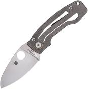 SC269TIP Spyderco PITS 2 Slipit – Lame Drop Point M398 Satinée, Manche Titane Slip Joint Clip Fabriqué en Italie - Livraison Gratuite