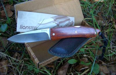 LST8800UL LionSteel Opera 8800 UL – Couteau de poche Lame Acier D2 Drop Point Manche Bois d'Olivier Italy - Livraison Gratuite