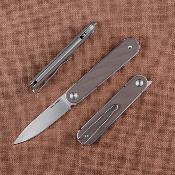 RS8061BC Real Steel Iris Coyote – Couteau Pliant Liner Lock | Lame Drop Point 12C27 Satinée | Manche G10 - Livraison Gratuite