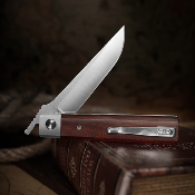 TVYZ04JSZ Trivisa Dolphin-J – Lame Drop Point 14C28N Satinée, Manche Bois, Verrouillage Liner Lock - Livraison Gratuite