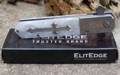 EE10A137WP ElitEdge Knight Warrior – Couteau pliant Linerlock Lame Acier 440C Satin Manche White Synthetic - Livraison Gratuite