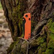 VOSA2628 — Couteau Vosteed Porcupine Lame Acier Sandvik 14C28N Drop Point Stonewash Noir Manche G10 Orange Top Linerlock - Livraison Gratuite