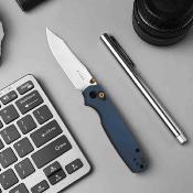 KIV3789A4 Kizer Pokiman CC – Couteau Lame Acier AEB-L Satin Clip Point Manche Aluminium Blue Clutch Lock Thumb Stud Clip – Livraison Gratuite