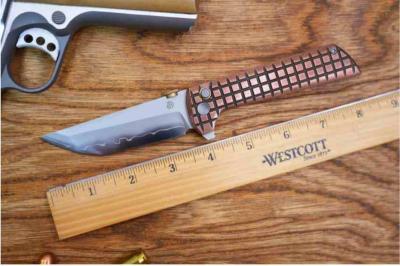 NMB2406CO North Mountain CHOP2 2406-CU – Couteau Pliant Lame Tanto Acier San Mai Manche Cuivre Button Lock Roulements  – Livraison Gratuite