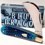 RR2714 Rough Rider Dragon Bone – Couteau Lame Hawkbill Acier 440 Manche Os Sculpté Blue Dragon – Slip Joint – Livraison Gratuite