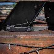 SKW67512 Skallywag Tactical Porpoise Wharncliffe – Couteau pliant Crossbar Lock Lame Acier N690 Black PVD Manche Black G10 - Livraison Gratuite