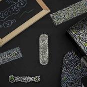 VOSA3727 Vosteed Corgi "Doodle Monster" - Couteau Lame Drop Point Acier 14C28N | Manche G10 Trek Lock - Livraison Gratuite