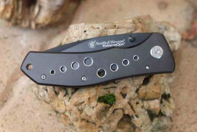 SWA10CP Smith&Wesson ExtremeOps | Lame Drop Point Acier Inox | Manche Aluminium | Liner Lock | Clip - Livraison Gratuite