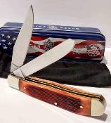 QAWB54 Queen USA Amber Winterbottom Bone Trapper – Couteau Pliant Traditionnel Clip & Spey Lame Acier Carbone 1095 Manche Os USA - Livraison Gratuite