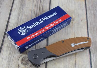 SW1122569 Couteau Smith&Wesson Stave Tan Lame Acier 8Cr13MoV - Livraison Gratuite