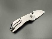 KETM090 Ketuo Rhapsody - Couteau Pliant Button Lock Lame Acier 14C28N Satin Wharncliffe Manche G10 Gris - Livraison Gratuite