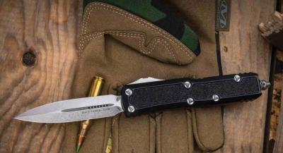 MCT12610S Microtech Daytona D/E OTF – Couteau Automatique Double Action Lame M390 Manche Alu Noir USA – Livraison Gratuite