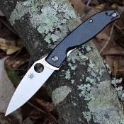 SC274CFP Couteau Spyderco Mantra 4 Lame Acier 8Cr13MoV Leaf-Shaped Manche Black Carbon Fiber / G10 Liner Lock | Livraison Gratuite