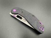 KETM0103 Ketuo Yakuza CF PUE/S Couteau Ketuo Yakuza | Lame Tanto Acier 154CM | Manche Purple Marble Carbon Fiber Linerlock - Livraison Gratuite