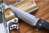 NMB2406C Couteau NORTH MOUNTAIN BLADE Chop 2 Lame Acier SLD-Magic San Mai Tanto Manche Carbone Button Lock - Livraison Gratuite