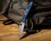SC07PCBL4 Spyderco Police 4 Lightweight | Lame Acier CPM SPY27 | Manche FRN Bleu | Lockback | Clip Japan - Livraison Gratuite