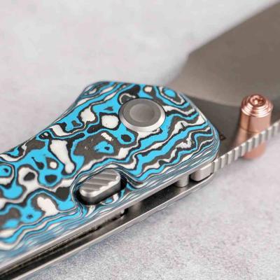 VOSA1609 Couteau pliant Vosteed Marten | Lame Drop Point acier 154CM | Top Liner Lock | Manche FCarbone bleu – Livraison Gratuite