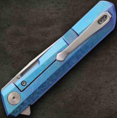 BTKMK01C1 Bestechman Dundee – Couteau Lame Acier D2 Manche Titane Bleu Cristallisé – Livraison Gratuite