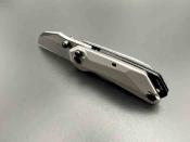 KETM090 Ketuo Rhapsody - Couteau Pliant Button Lock Lame Acier 14C28N Satin Wharncliffe Manche G10 Gris - Livraison Gratuite