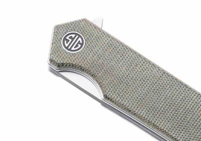 SIGTS8SG Couteau SIG Sauer Tsuru | Lame Tanto Acier 154CM Two-Tone | Manche OD Green Micarta Liner Lock - Livraison Gratuite